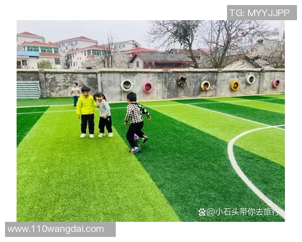 学踢足球的快乐与成长之旅每一次训练都让我更加热爱这项运动 学踢足球的快乐与成长之旅每一次训练都让我更加热爱这项运动